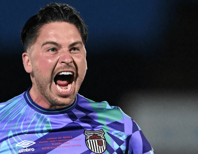 Long-Time Manchester United Fan! Grimsby Goalkeeper Christy Pym Posted Multiple Pro-United Social Media Messages in 2011