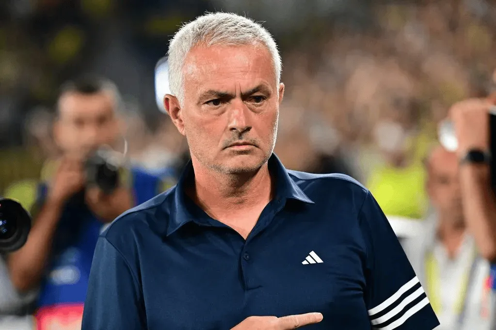 Where Will He Go?  After Being Sacked by Fenerbahçe, Mourinho Wants to Return to Manage in the Premier League