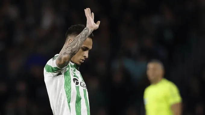 Real Betis Close to Reaching Agreement with Manchester United to Buy 50% Ownership of Antony for 20 Million Euro