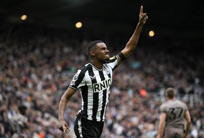 Isak: Forever Grateful to Newcastle and Fans, We Shared an Unforgettable 3-Year Journey