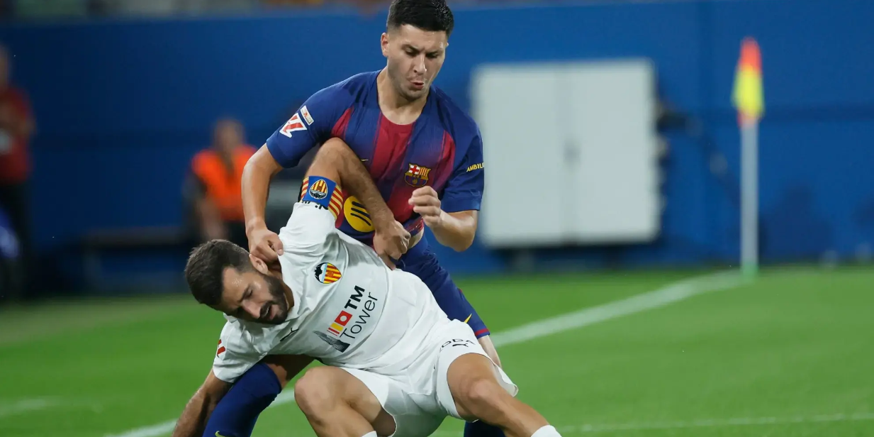 Valencia Captain,La Liga,Barcelona,José Gayà