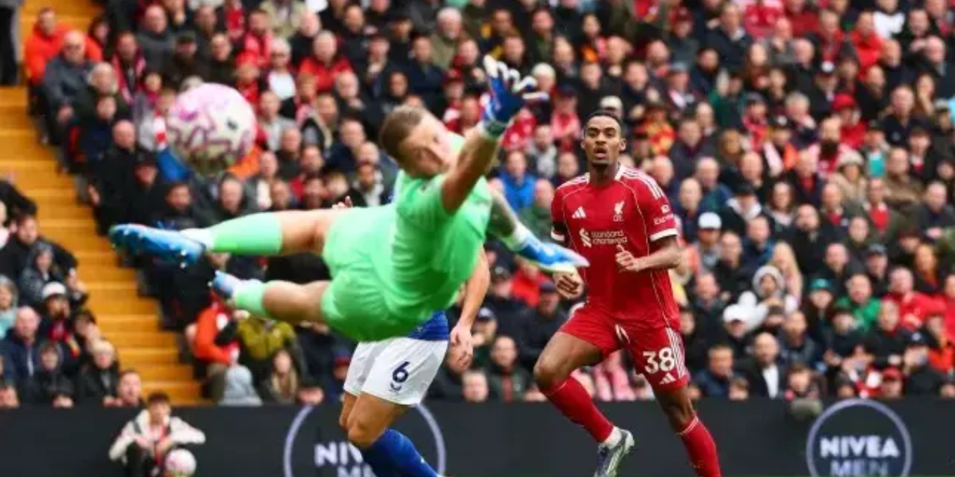 Owen,Liverpool,Gravenberch,Bayern Munich,Premier League
