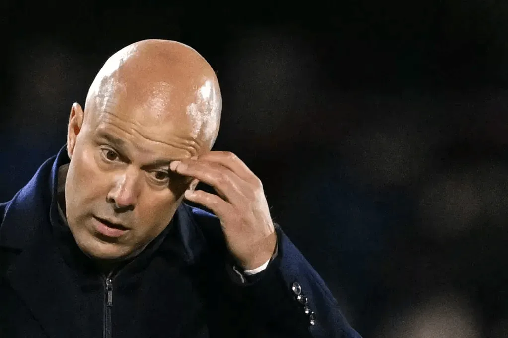 Liverpool Says Slot Is the Best Choice to Lead the Team Out of Trouble, No Sacking for Now