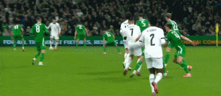 Cristiano Ronaldo,Portugal,Ireland,Red Card,camel.live