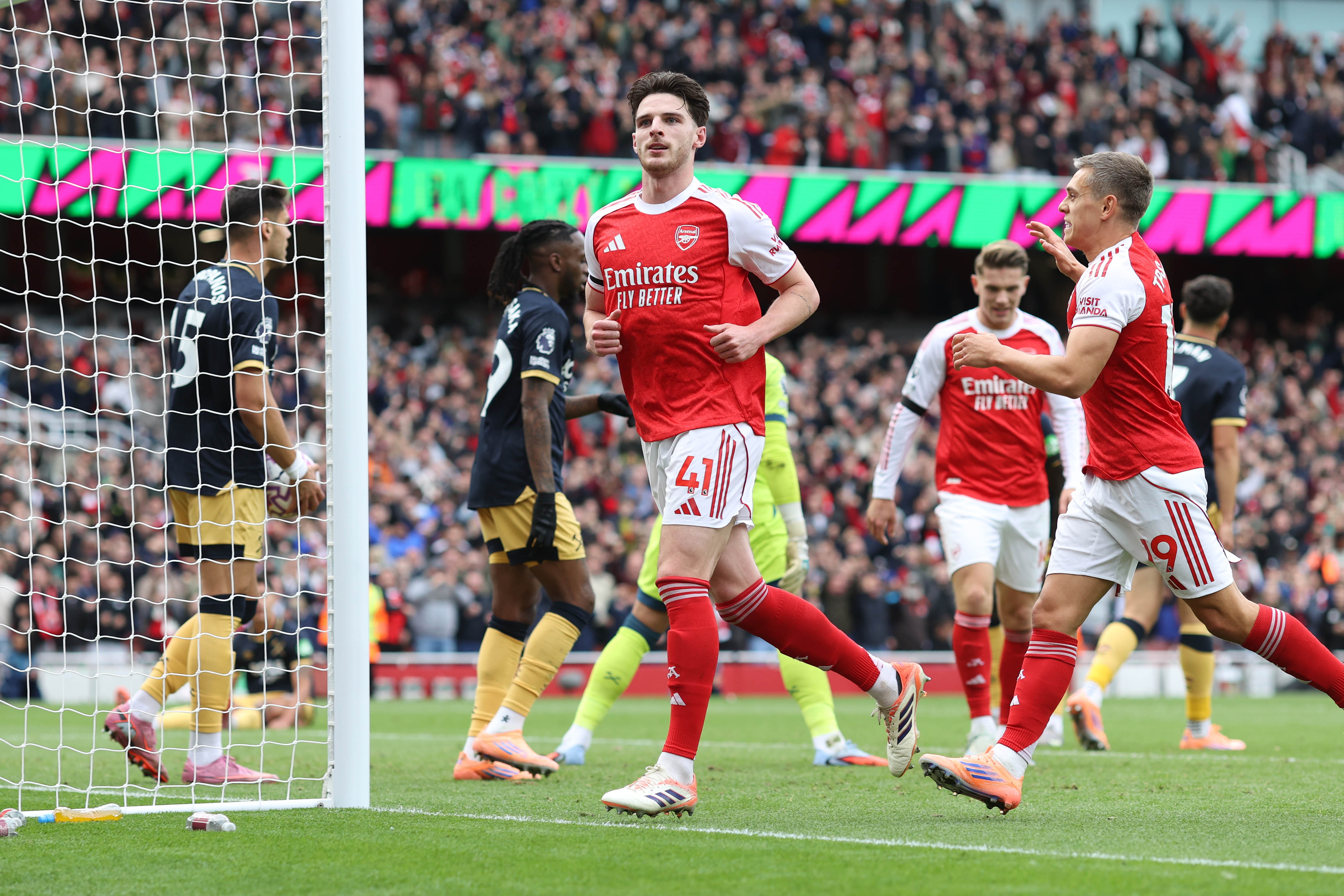 Alan Smith: No One at Arsenal Can Replace Rice; Title Race Will Be Between Arsenal and Man City