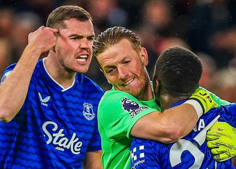 Manchester United VS Everton, Premier League, camel live, Red card