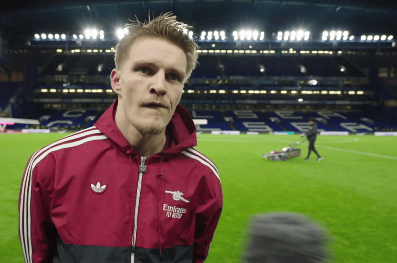 الدوري الإنجليزي، آرسنال، بطاقة حمراء، تشيلسي، أوديجارد، كاميل لايف