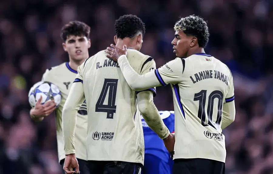 Barcelona,Chelsea,Red Card,Ronald Araújo,camel.live