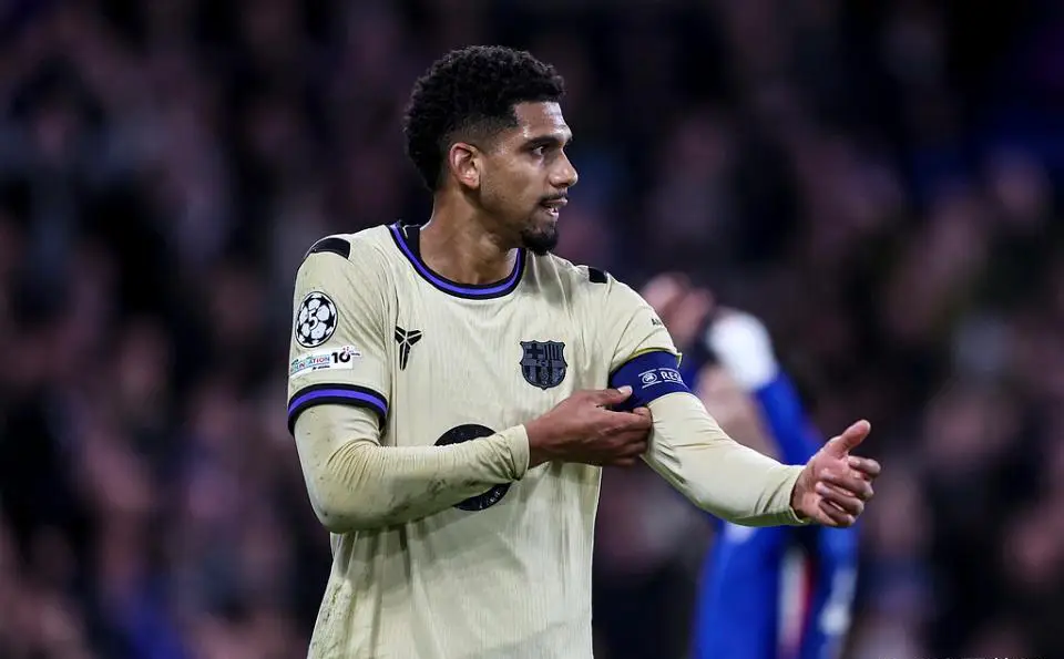 Barcelona,Chelsea,Red Card,Ronald Araújo,camel.live