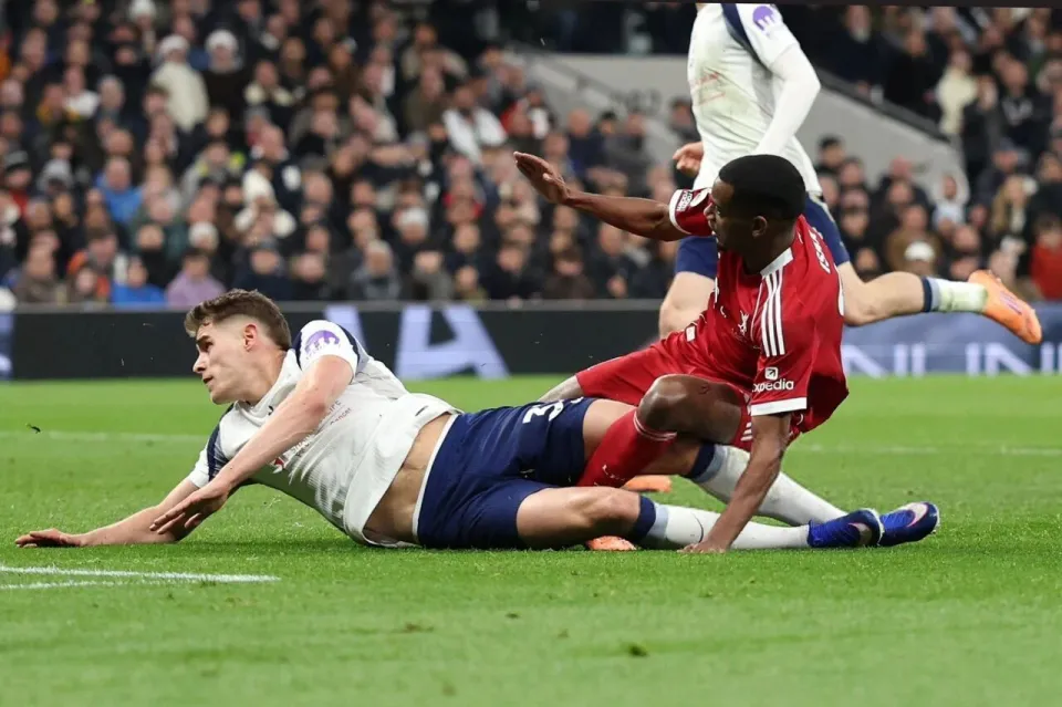 Premier League,Liverpool,Tottenham Hotspur,Injury,Isak,camel.live