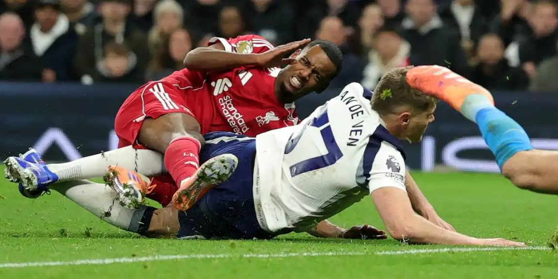 Carragher,Van De Ven,Isak