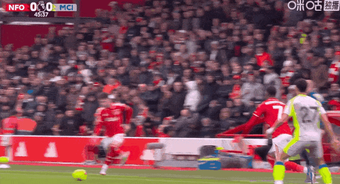 شكوى، مانشستر سيتي، دايتش، نوتنغهام فورست، كاميل لايف