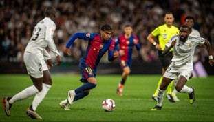 برشلونة يتفوق على ريال مدريد ويتوج بلقب كأس ملك إسبانيا بأرقام تاريخية مميزة برشلونة