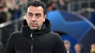 تشافي هيرنانديز يحتفل بتتويج برشلونة بكأس الملك بعد انتصار مثير على ريال مدريد تشافي هيرنانديز