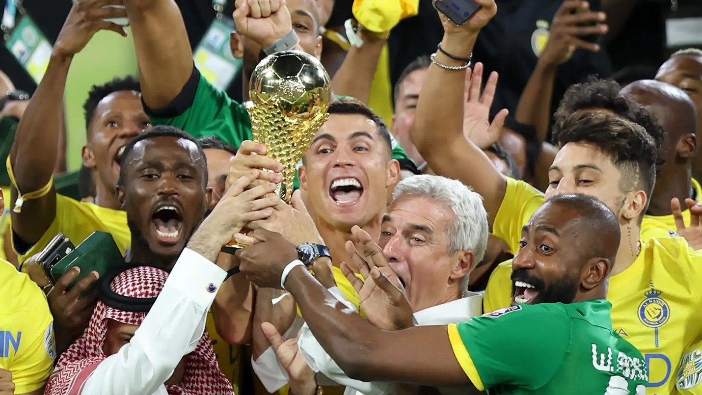 رونالدو.. بين تأجيل الآمال ونور الإنجازات في معقل “العالمي” رونالدو