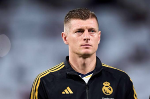 توني كروس يشيد ببيدري كعنصرٍ حاسمٍ لبرشلونة متفوقًا على يامال ورافينيا وليفاندوفسكي توني كروس