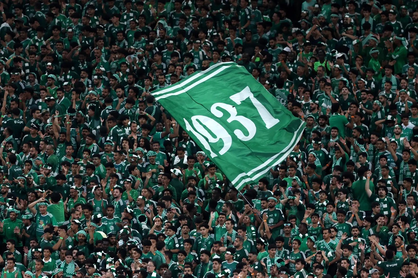 جبر الخواطر لم يمحِ وصمة الهبوط.. الأهلي يعوض جماهيره بلقب القارة ويتوج بكأس السلة الأهلي