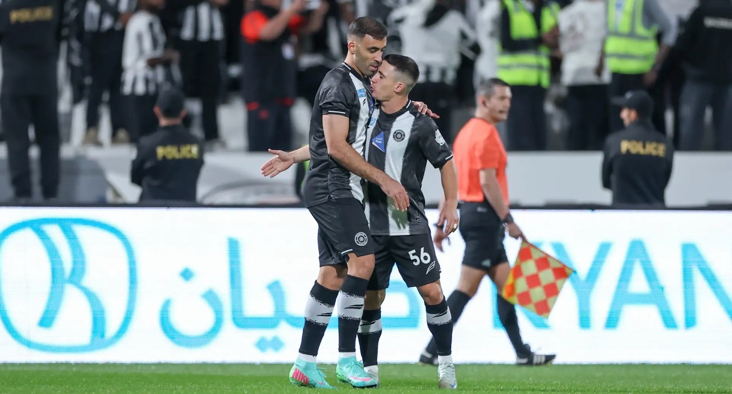 حمدالله: “لو كان هو فيلسوفًا فأنا موسيقي”… بقوة الثقة يتصدر المشهد في الدوري السعودي حمدالله