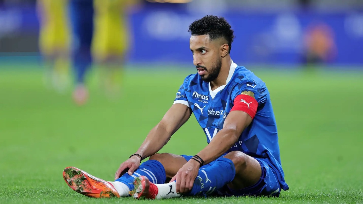 خلفيات تأجيل إعلان بقاء سالم الدوسري مع الهلال رغم الاتفاق الشفهي الدوسري