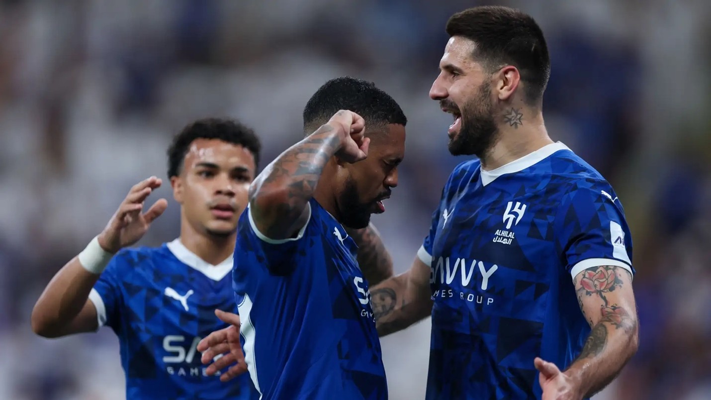 سيناريو الموت المفاجئ: الاتحاد بين شبح الماضي وأمل الهلال الأخير الهلال