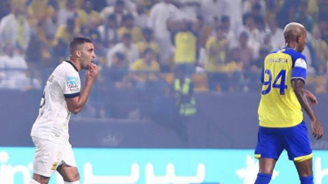 حمدالله يكشف أخطر كواليس فترته في النصر: من كسر السبورة إلى اتهامات تاليسكا وغيرة أبو بكر النصر