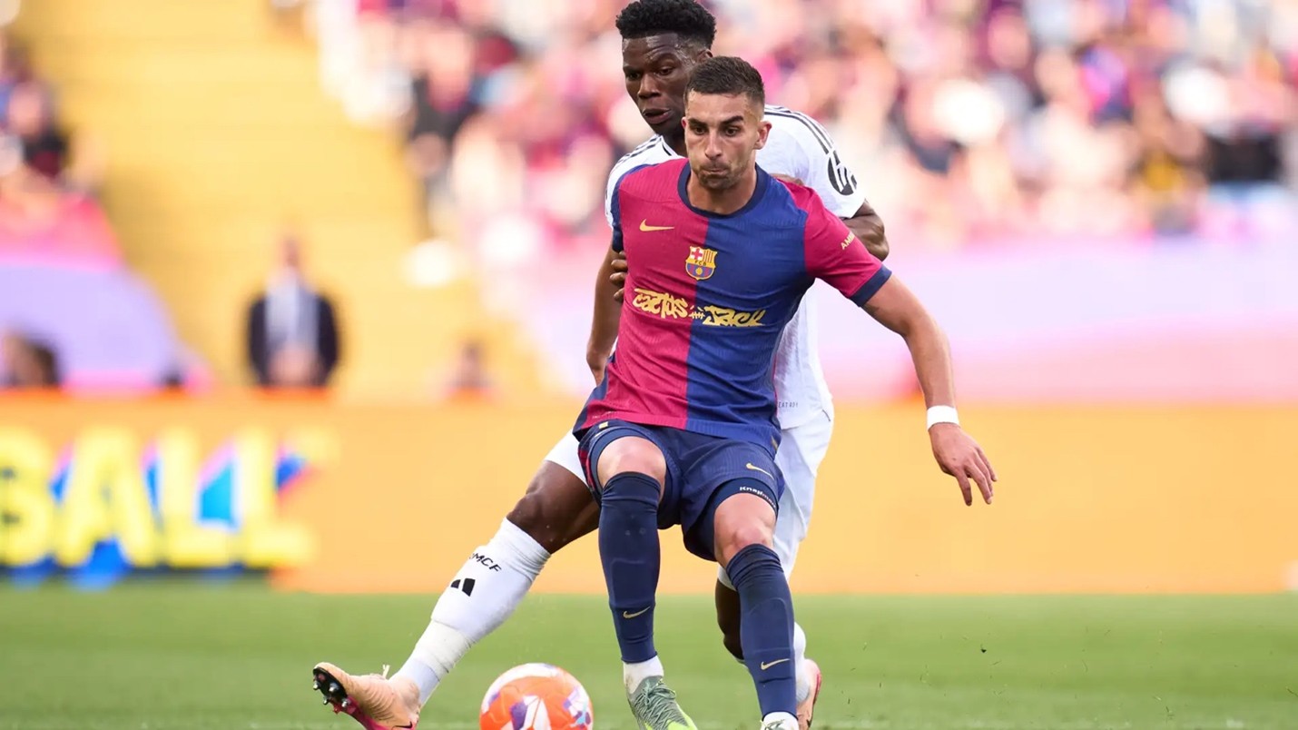 برشلونة يصدم أنصاره: توريس يودع الموسم مبكرًا ويغيب عن ديربي كتالونيا ودوري الأمم! برشلونة