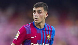 بيدري يشن هجوماً ساحقاً بكرة الشاطئ على فينيسيوس وسط احتفالات «البلوغرانا» بالدوري بيدري
