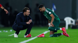 الأهلي يُطيح بمدربه الألماني ونجم الفريق محرز يلوّح بحوار مرتقب! محرز