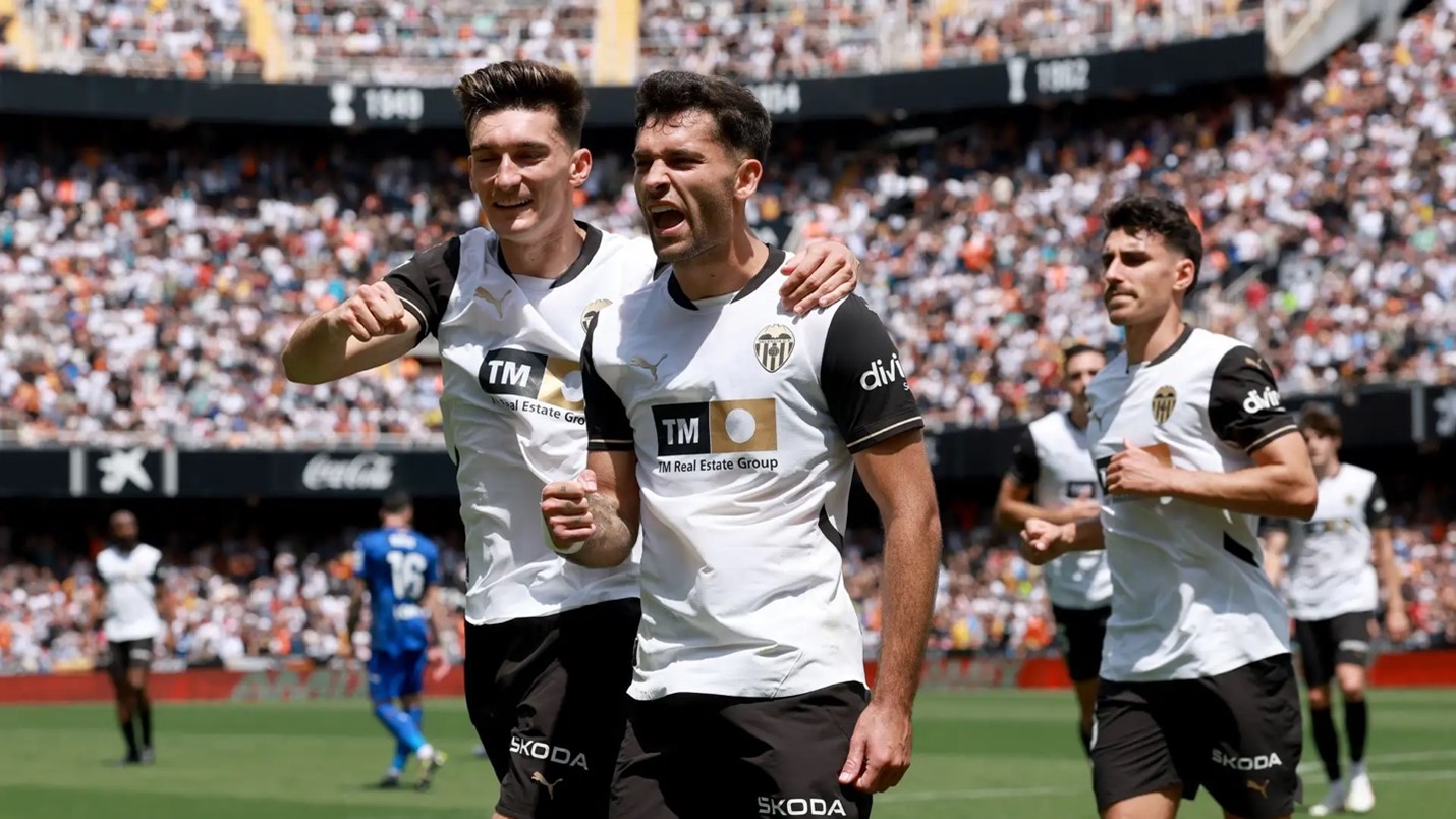 دورو ينتفض ضد نتفليكس ويكشف سر هتاف “تونتو” في “ميستاي” نتفليكس