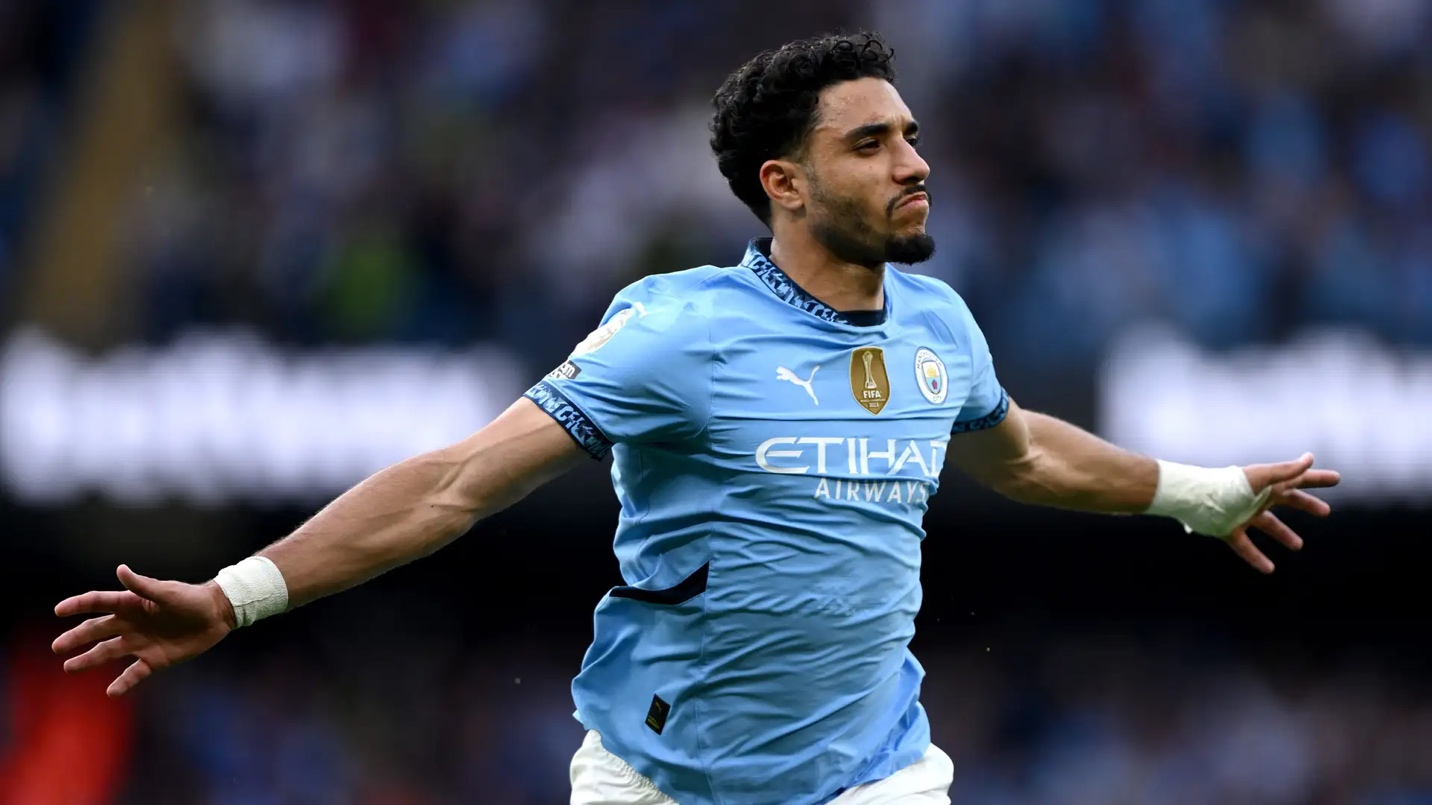 جوارديولا في مرمى النيران بعد صاروخ عمر مرموش… جماهير السيتي تدعو المدرب للخروج من الظل! عمر مرموش