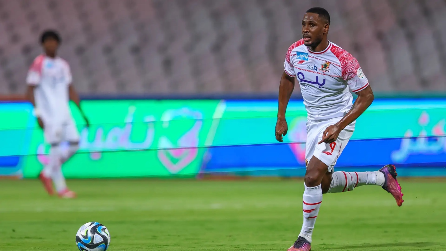 شهلوب يغامر بالبليهي ويخسر النقاط.. ومتابعو الهلال يطردون مالكوم بالإهانة! إيجالو