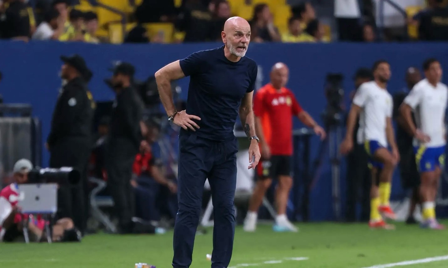 التطورات الصادمة… كيف بدأ التواصل مع فيورنتينا؟ فيورنتينا