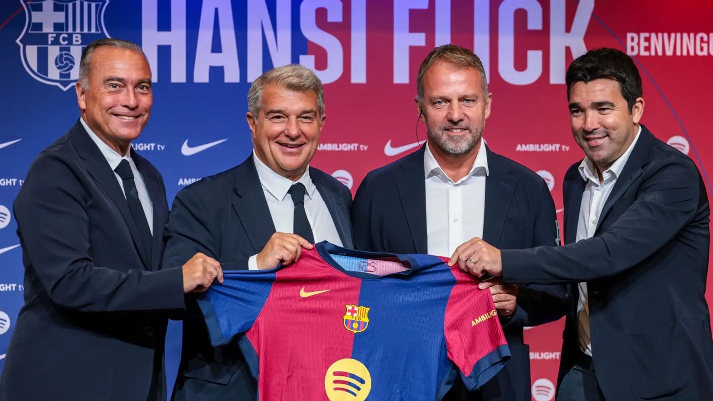 ديكو يكشف رؤيته بشأن صفقات برشلونة ويرد على شائعات راشفورد ودياز برشلونة