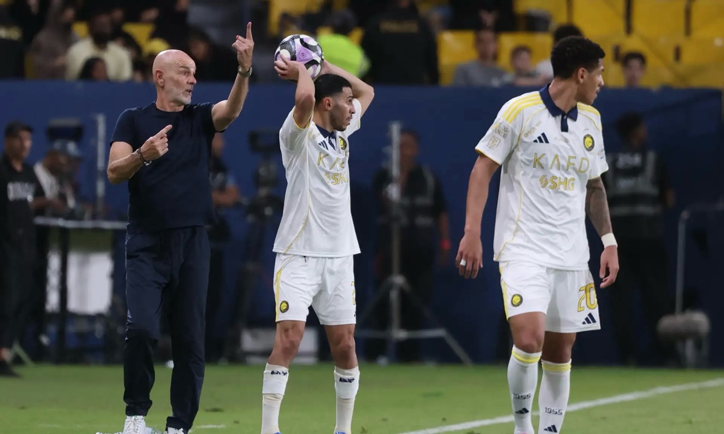 ستيفانو بيولي على اعتاب مغادرة النصر وصحوة فيورنتينا تكشف اللقاء الحاسم فيورنتينا