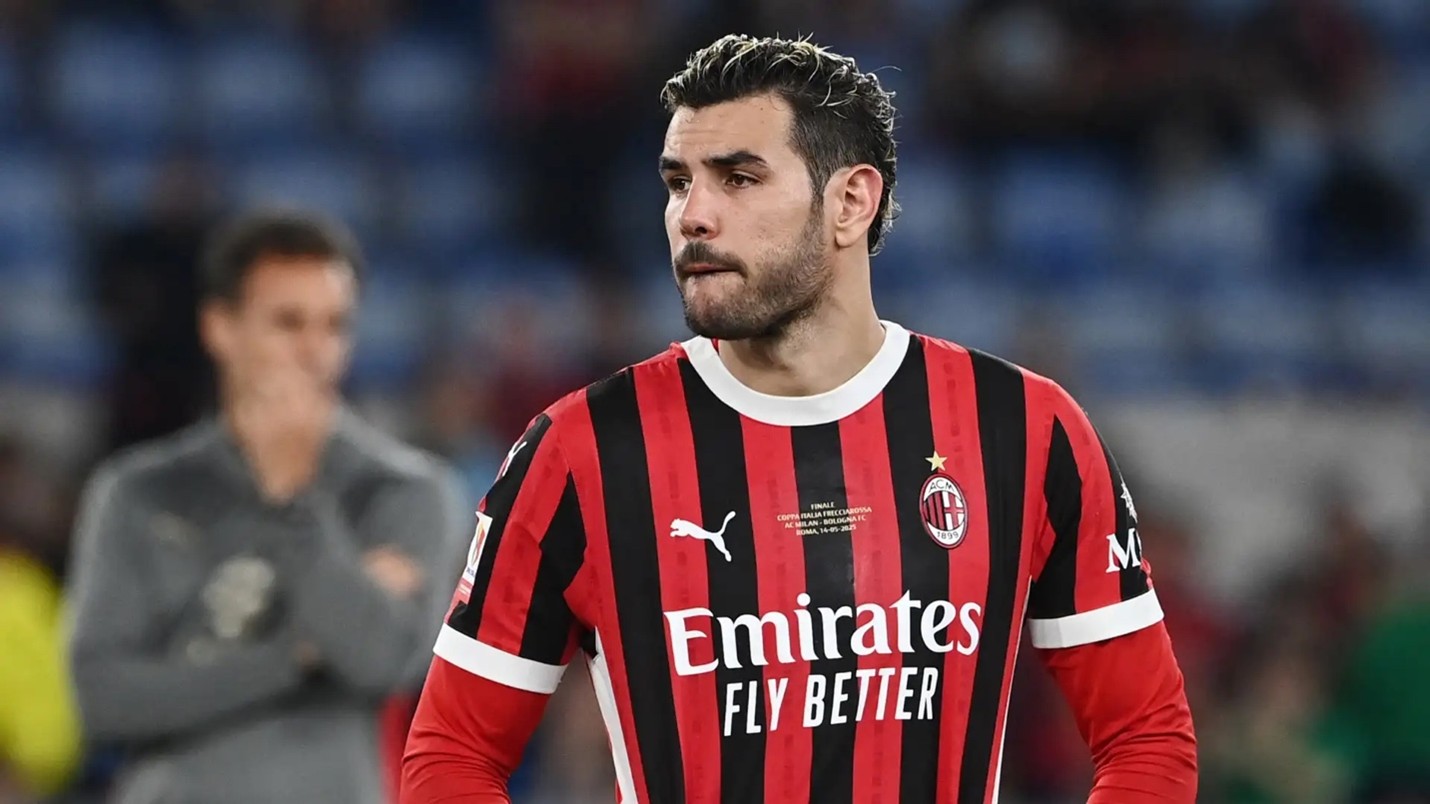 ميلان يضغط على ثيو هيرنانديز للموافقة على عرض الهلال السعودي رغم تمسكه بالبقاء في أوروبا الهلال